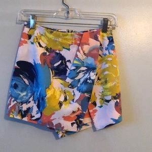 BeBe skort-never worn
